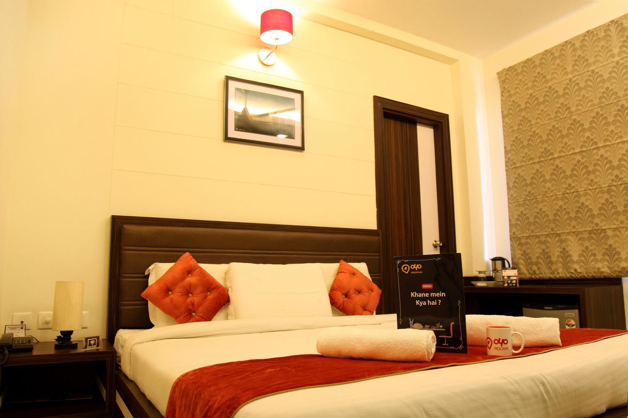 Hotel Premiere Villa Varanasi Exterior photo